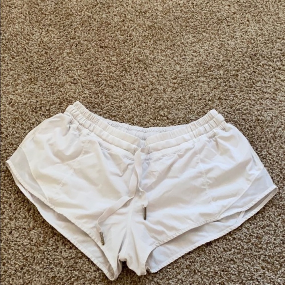 Lululemon Hotty Hot Shorts 2.5''